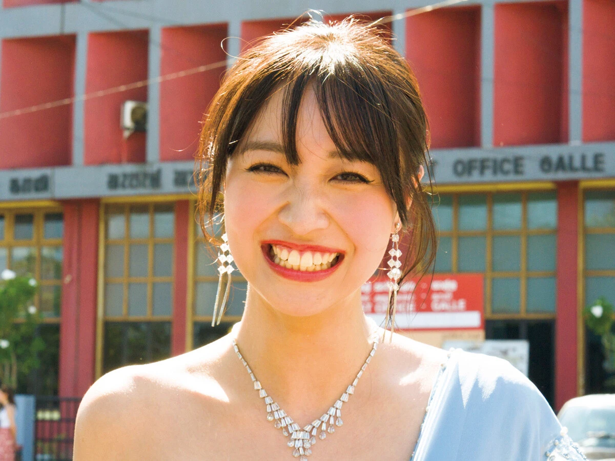 大胆カットから飾らない素顔まで。溝端 葵、待望のファースト写真集が発売決定!「自分でも 『めっちゃキレイ』と思った、鍛えたお尻も見どころです」